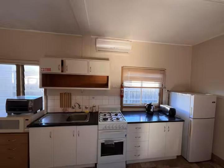 Kickback Cottages Лейкс Ентранс Екстериор снимка