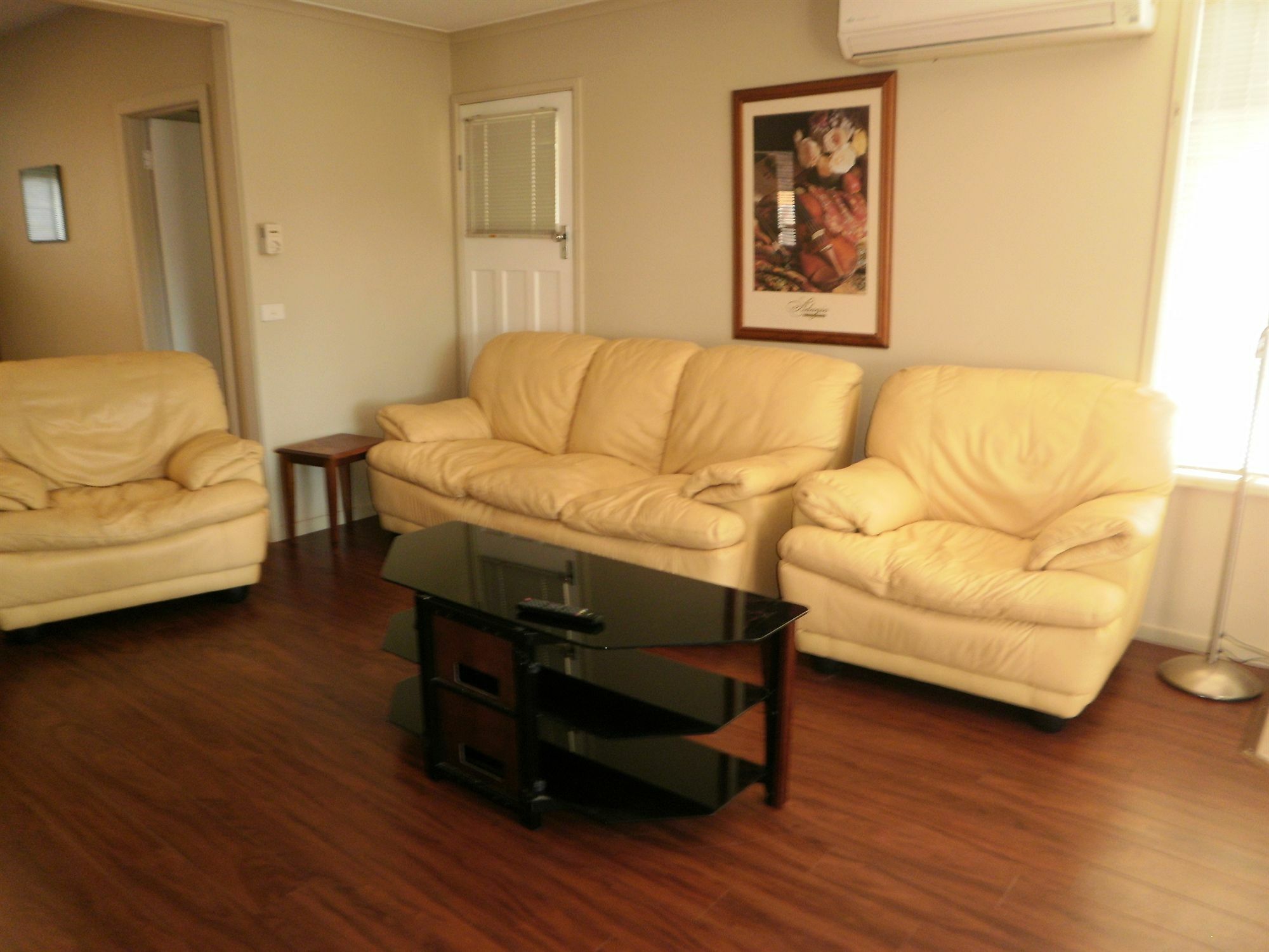 Kickback Cottages Лейкс Ентранс Екстериор снимка