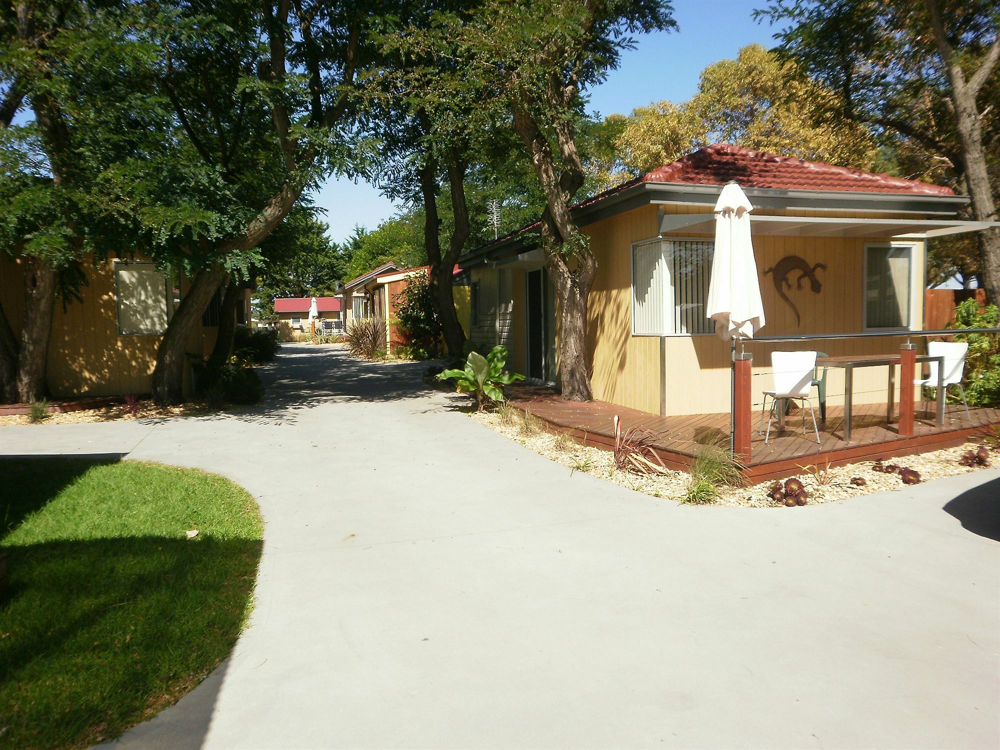 Kickback Cottages Лейкс Ентранс Екстериор снимка