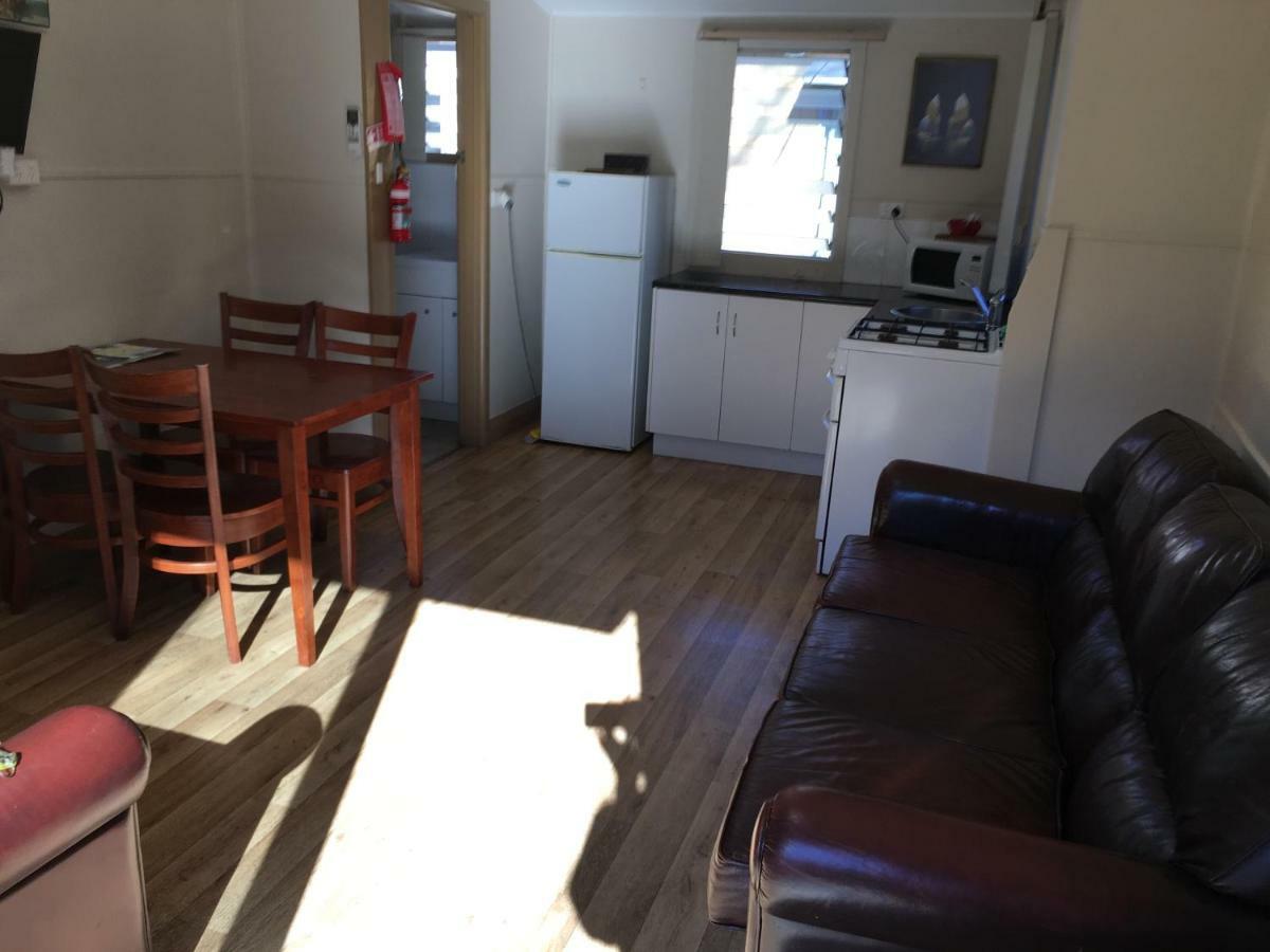 Kickback Cottages Лейкс Ентранс Екстериор снимка