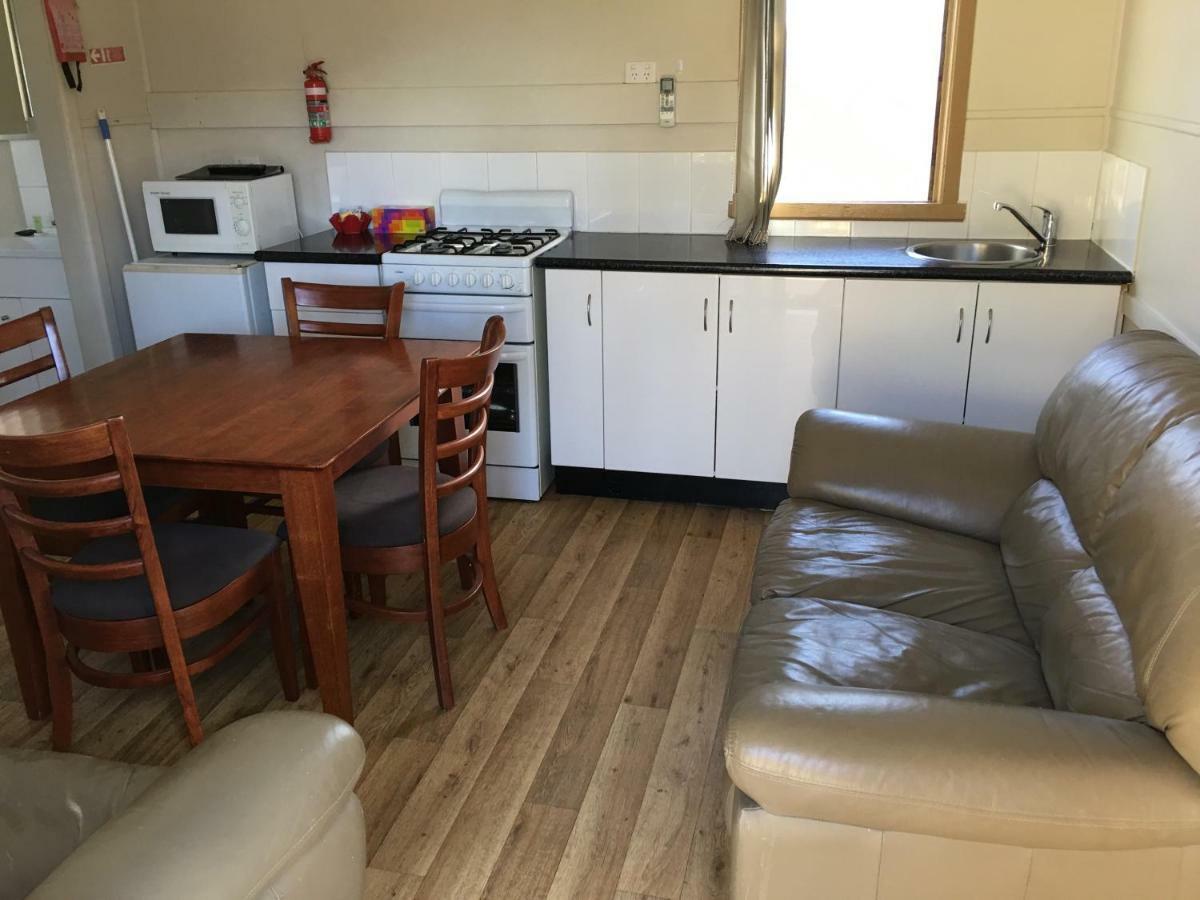 Kickback Cottages Лейкс Ентранс Екстериор снимка